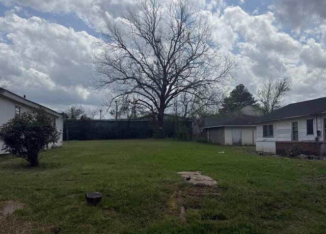 Property at 611 Brooks St, Grenada, MS 38901