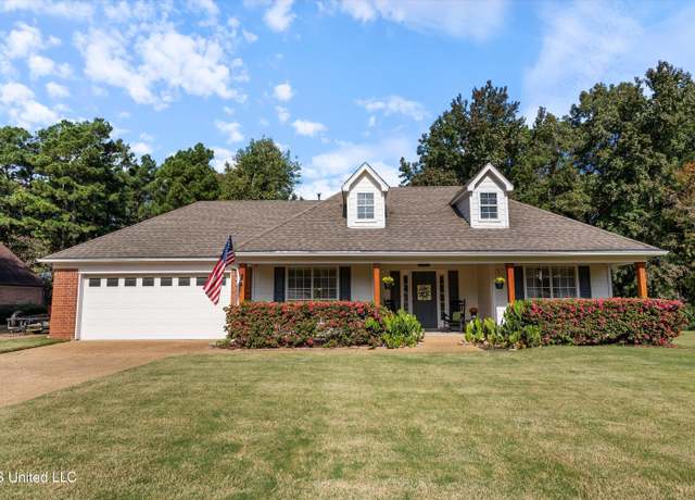 Property at 9948 Victor Dr, Olive Branch, MS 38654, 4 beds, 2 baths