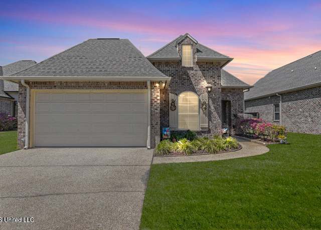 Property at 3901 Acadian Village Dr, Ocean Springs, MS 39564, 3 beds, 2 baths