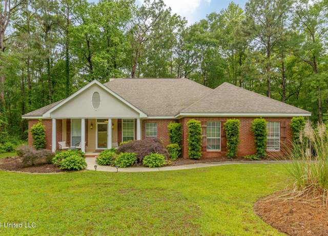 Property at 55 Woodstone Dr, Hattiesburg, MS 39402, 4 beds, 3.5 baths