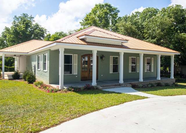 Property at 5 Hanging Oak Cir, Gulfport, MS 39507, 3 beds, 2.5 baths