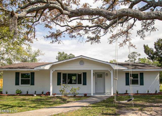 Property at 211 9th St, Bay Saint Louis, MS 39520, 3 beds, 2 baths