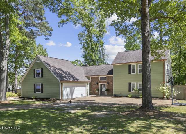 Property at 100 Sandpiper Rd, Brandon, MS 39047, 5 beds, 3.5 baths