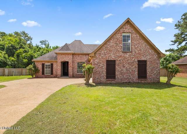 Property at 155 Oak Meadow Dr, Clinton, MS 39056, 3 beds, 2 baths