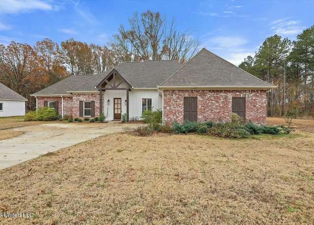 Property at 1175 Sanctuary Dr, Brandon, MS 39042, 4 beds, 3 baths