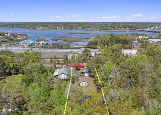 Property at 718 Signal St, Ocean Springs, MS 39564, 2 beds, 1 bath