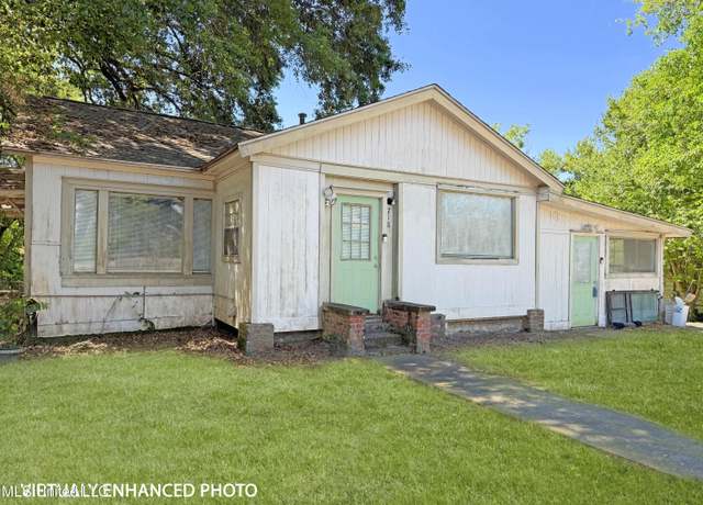 Property at 718 Signal St, Ocean Springs, MS 39564, 2 beds, 1 bath