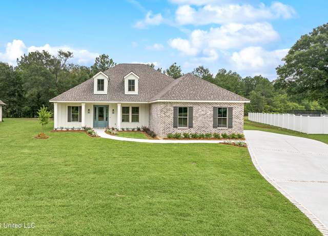 Property at 119 Jefferson Davis Pkwy, Picayune, MS 39466, 3 beds, 2.5 baths