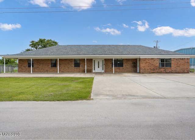 Property at 281 7 Th St, Biloxi, MS 39530, 4 beds, 2 baths