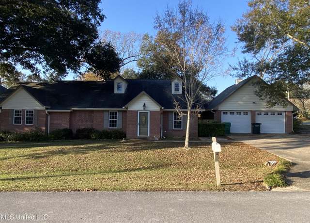 Property at 790 Ewa Pl, Diamondhead, MS 39525, 3 beds, 2 baths