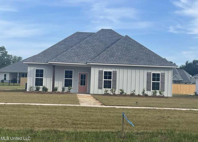 Property at 818 Old Spanish Trl, Bay Saint Louis, MS 39520, 4 beds, 2 baths