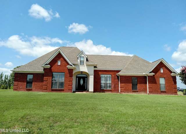 Property at 496 Cleveland Crossing Rd, Cleveland, MS 38732, 4 beds, 2 baths