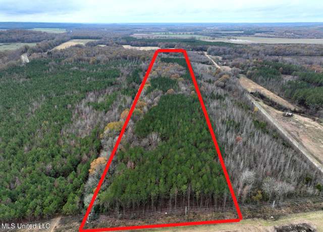 Property at 20 Ac. 9 Hwy, Bruce, MS 38915