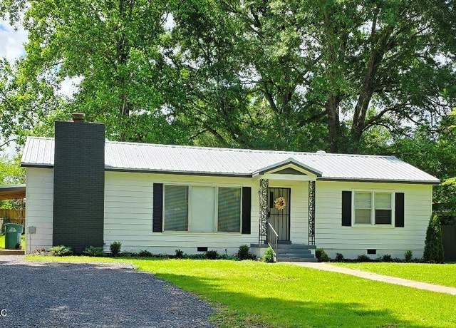 Property at 206 Norwood, Senatobia, MS 38668, 3 beds, 2 baths