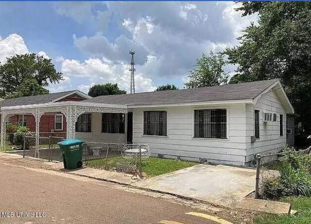 Property at 83 Spain Drive Dr, Grenada, MS 38901, 4 beds, 2 baths