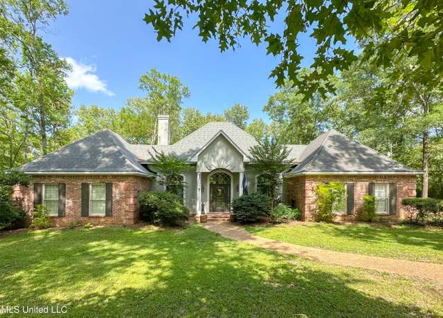 Property at 1120 Ford Rd, Terry, MS 39170, 4 beds, 4 baths