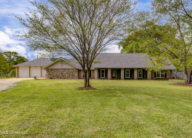Property at 5285 Williamson Rd, Clinton, MS 39056, 4 beds, 2.5 baths