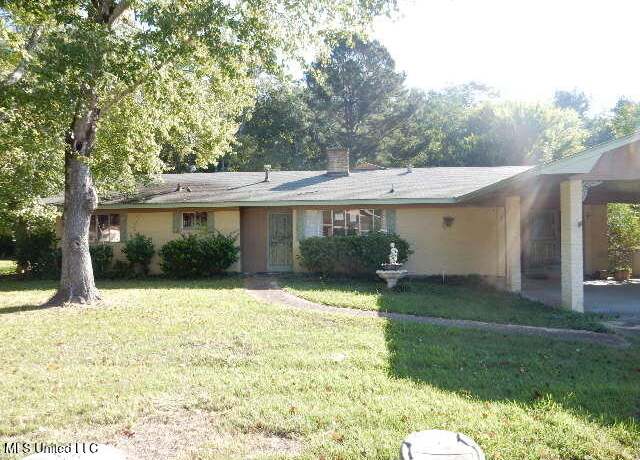 Property at 106 Gayden St, Brandon, MS 39042, 3 beds, 2 baths