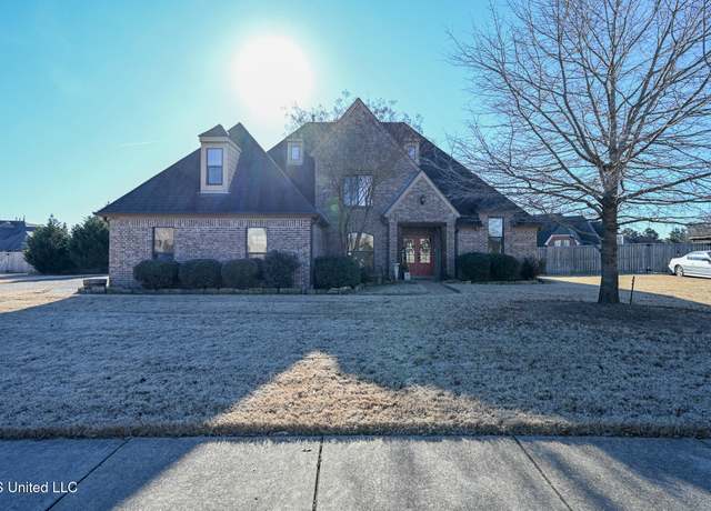 Property at 13239 W Three Hawks Dr, Olive Branch, MS 38654, 4 beds, 3 baths