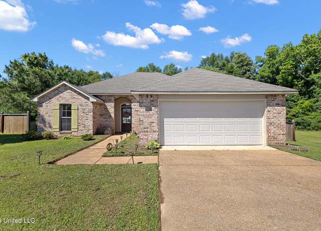 Property at 217 Belle Chasse Cir, Jackson, MS 39272, 3 beds, 2 baths