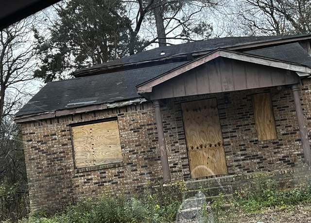 Property at 1323 Mayes St, Jackson, MS 39213, 3 beds, 2 baths