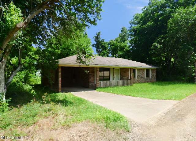 Property at 157 Tubman Cir, Natchez, MS 39120, 3 beds, 1 bath