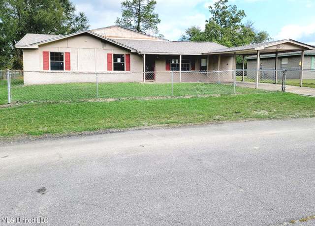 Property at 3612 Julia Cir, Moss Point, MS 39563, 4 beds, 2 baths