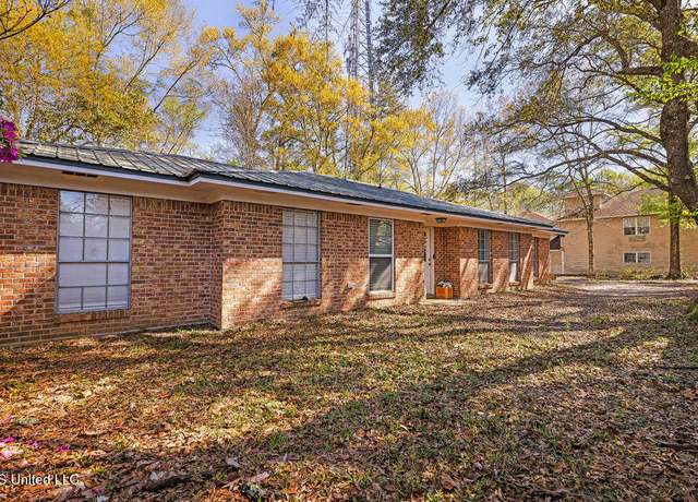 Property at 14314 Lemoyne Blvd, Biloxi, MS 39532, 3 beds, 1.5 baths