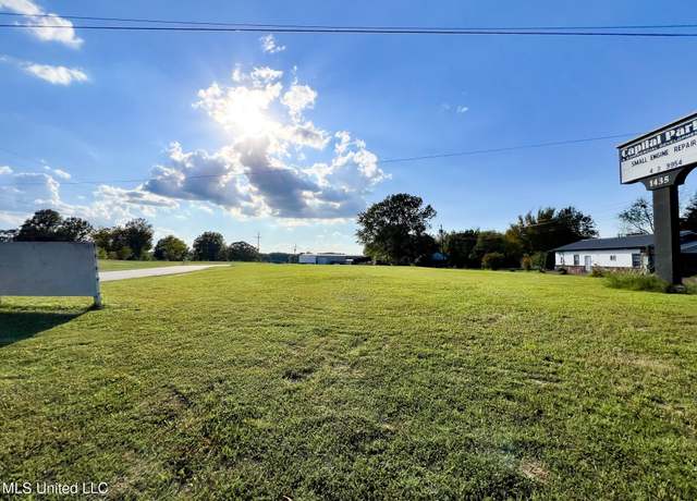 Property at 100 Capital Park Dr, Senatobia, MS 38668