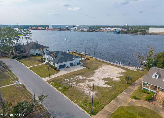 Property at 185 Bayou Cir, Gulfport, MS 39507