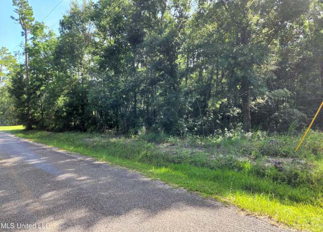 Property at 10019 Oliver St, Bay Saint Louis, MS 39520