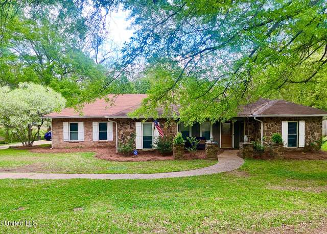 Property at 105 Lori Cir, Brandon, MS 39042, 3 beds, 2 baths