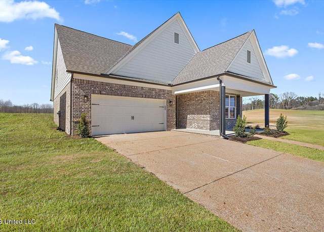 Property at 802 W Quitman Ct, Nesbit, MS 38651, 4 beds, 2 baths