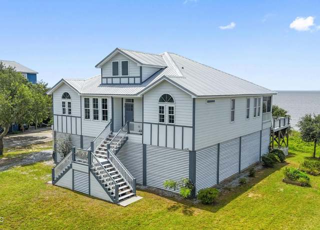 Property at 7101 Belle Fontaine Dr, Ocean Springs, MS 39564, 3 beds, 2.5 baths