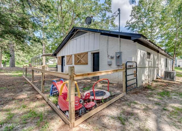 Property at 121 Melrose Cir, Florence, MS 39073, 3 beds, 1 bath