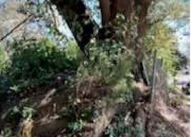 Property at 57 E Oak St, Natchez, MS 39120