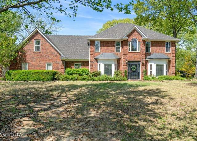 Property at 8538 Collinswood Dr, Olive Branch, MS 38654, 6 beds, 3 baths