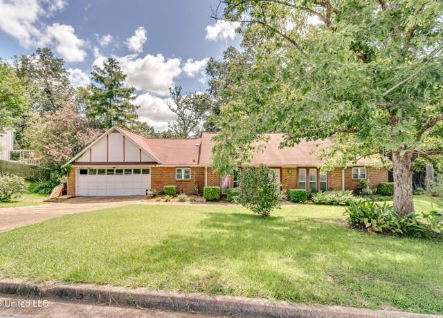Property at 518 Berwick Dr, Brandon, MS 39047, 3 beds, 2 baths
