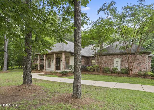 Property at 191 N Brandon Blvd, Brandon, MS 39042, 5 beds, 3 baths