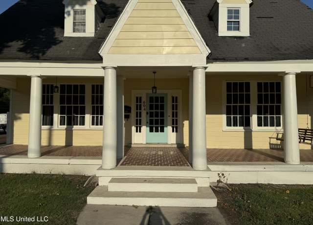 Property at 604 S Main St, Greenville, MS 38701, 6 beds, 3 baths