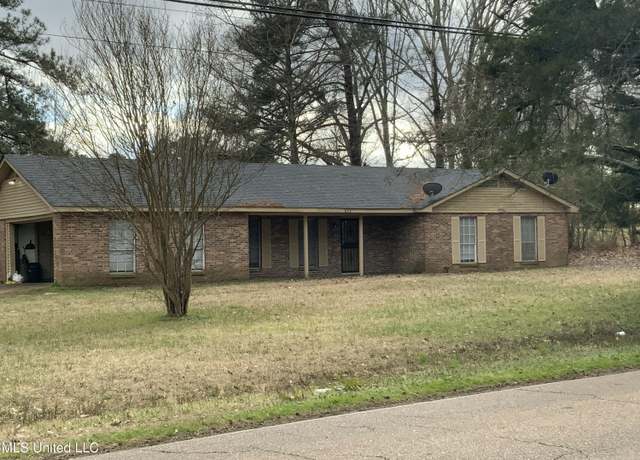 Property at 836 Mccluer Rd, Jackson, MS 39212, 3 beds, 2 baths