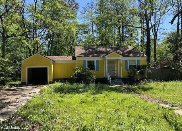 Property at 1918 East Dr, Jackson, MS 39204, 3 beds, 2 baths