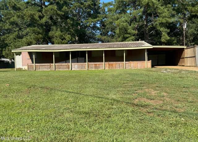Property at 1213 Lake Shore Dr, Byram, MS 39272, 3 beds, 2 baths