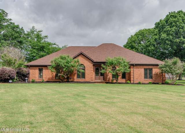 Property at 3480 Hillsdale Dr, Olive Branch, MS 38654, 5 beds, 3.5 baths