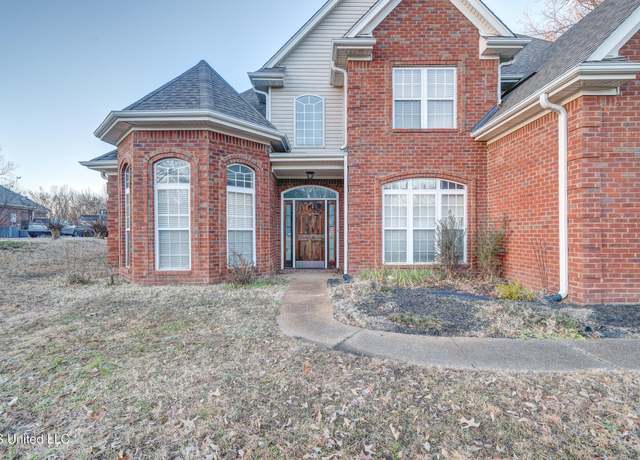 Property at 9480 Miranda Dr, Olive Branch, MS 38654, 5 beds, 3 baths