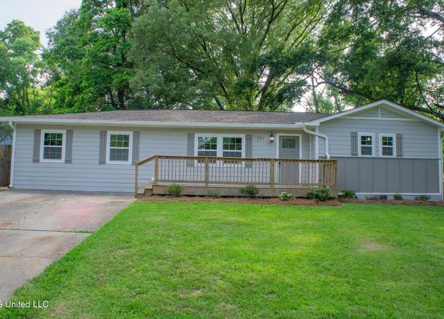 Property at 305 Lodi Dr, Pearl, MS 39208, 3 beds, 2 baths