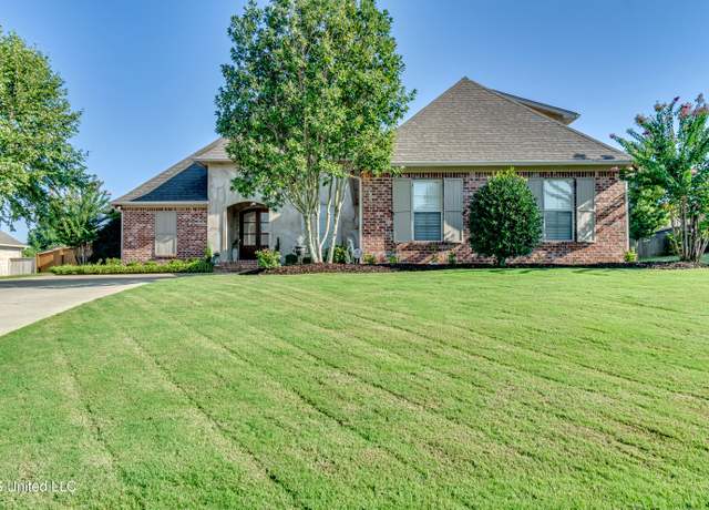 Property at 112 Grandwood Dr, Canton, MS 39046, 4 beds, 3 baths
