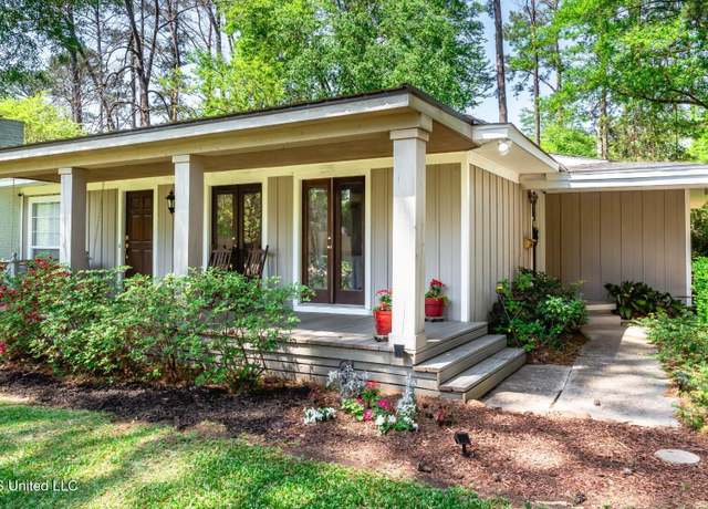 Property at 2018 London Ave, Jackson, MS 39211, 3 beds, 2 baths