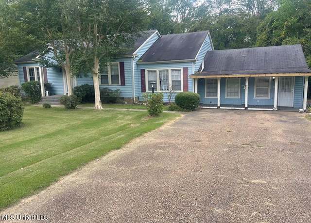 Property at 1413 N Jackson St, Brookhaven, MS 39601, 4 beds, 2 baths