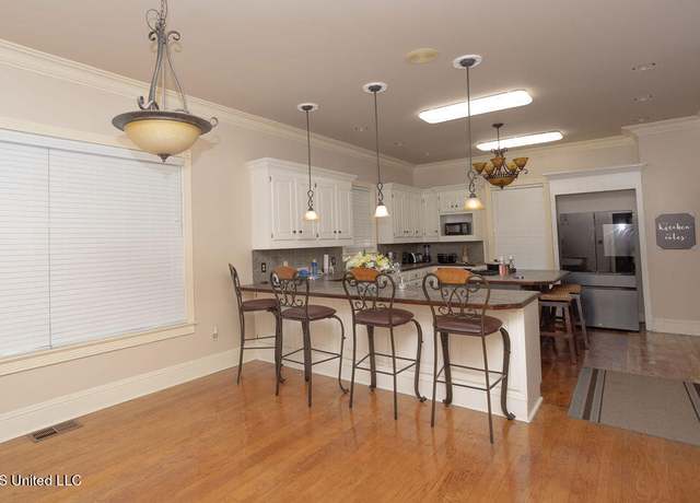 Property at 943 Woodlee Drive Dr, Byram, MS 39272, 8 beds, 5.5 baths